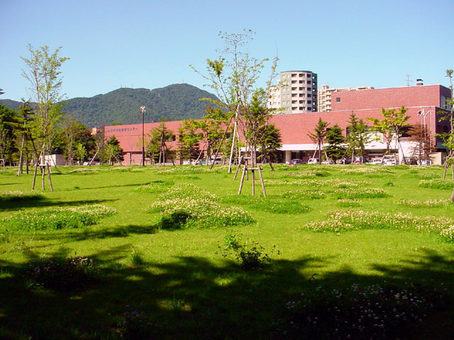 020802midorinohiroba.jpg