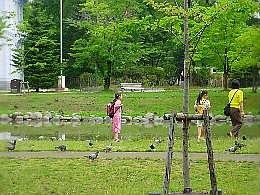 a030808girls.jpg