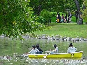 a031010boat.jpg